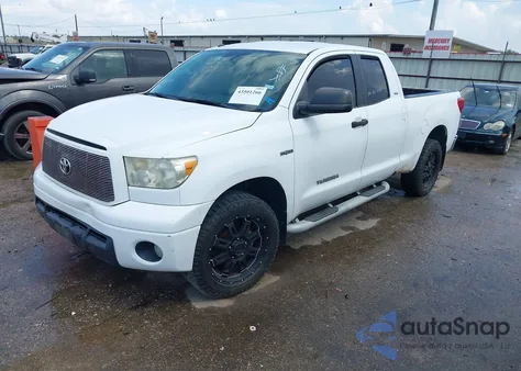 2011 Toyota Tundra Grade 4.6L V8 z USA, uszkodzony, nr VIN 5TFRM5F14BX022652